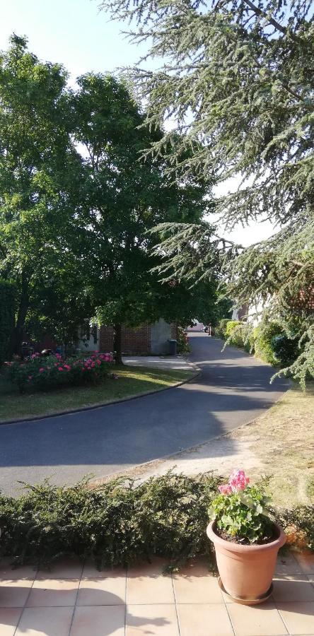 Bed and Breakfast Le Cedre Bleu Dainville Exterior foto